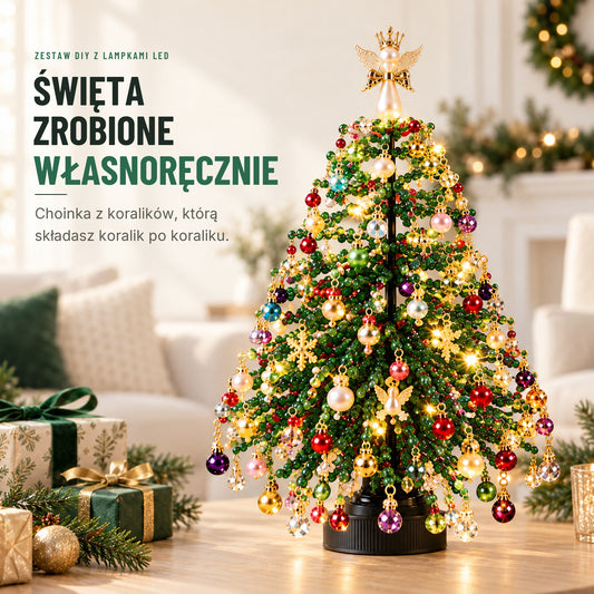 Choinka z koralików DIY z lampkami LED na stoliku w salonie — święta zrobione własnoręcznie